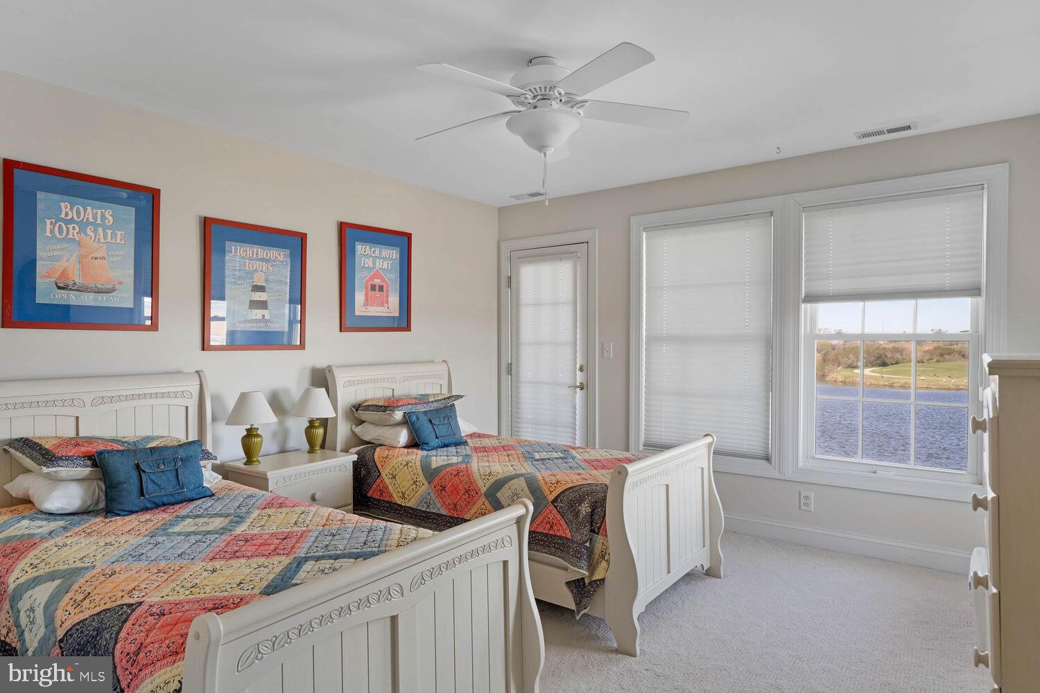 LIGHTHOUSE SOUND - Residential