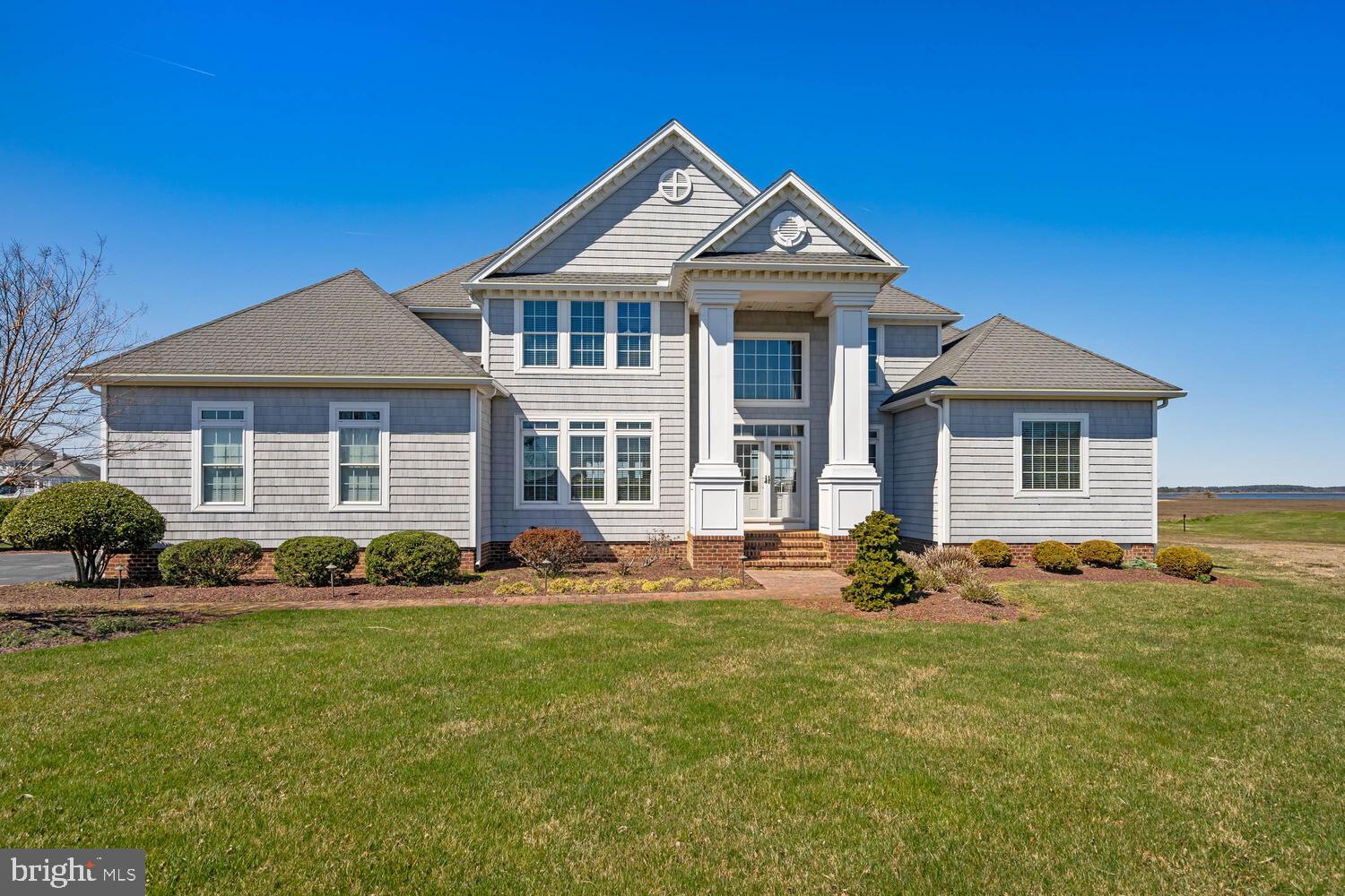 LIGHTHOUSE SOUND - Residential