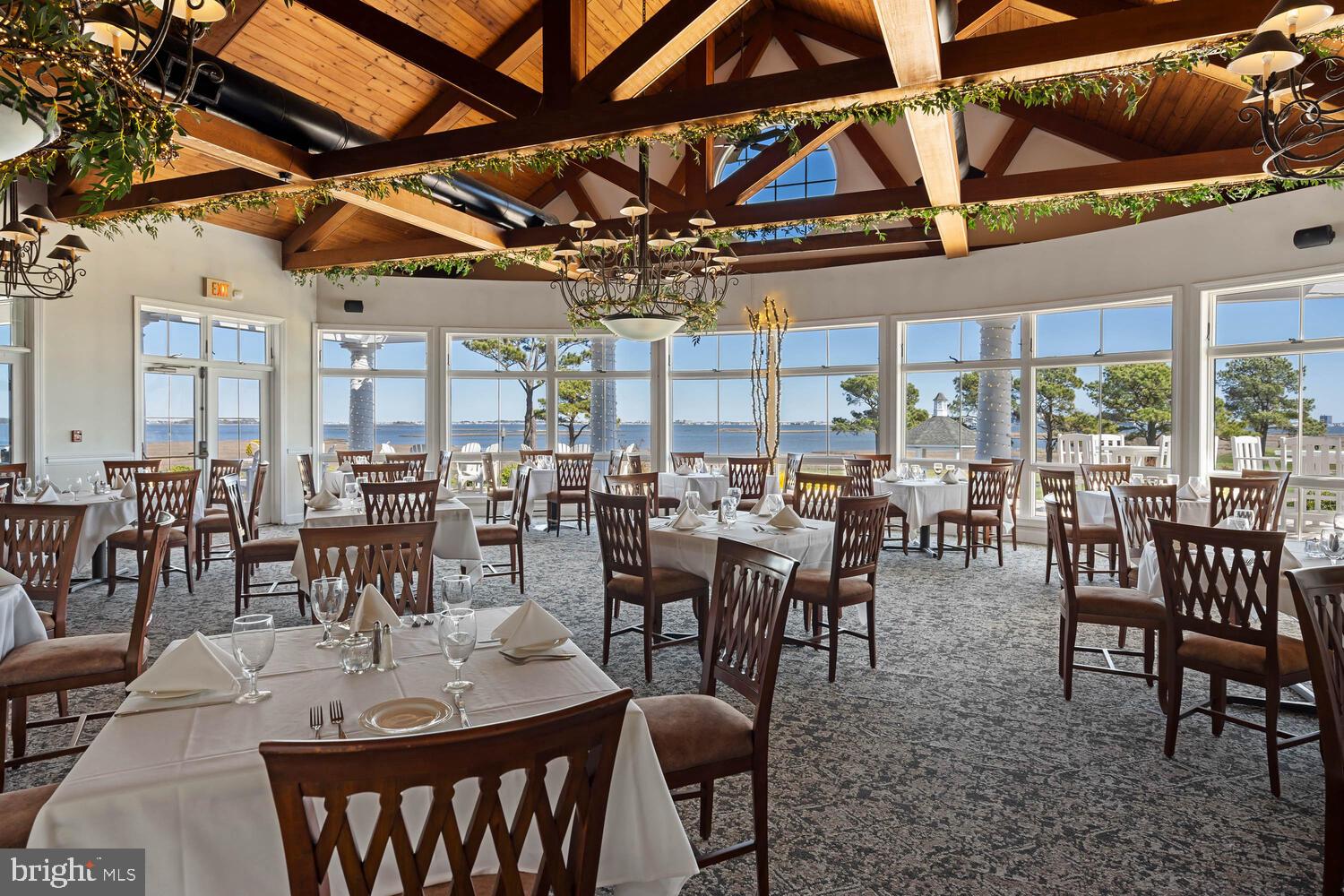 LIGHTHOUSE SOUND - Residential