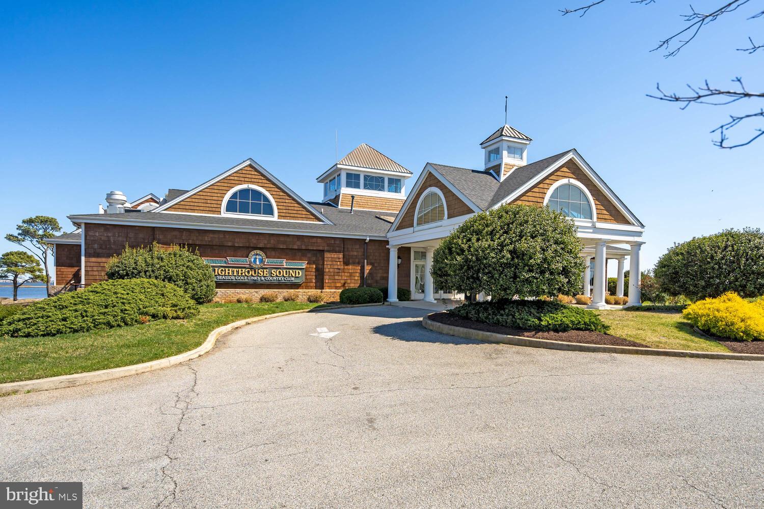 LIGHTHOUSE SOUND - Residential