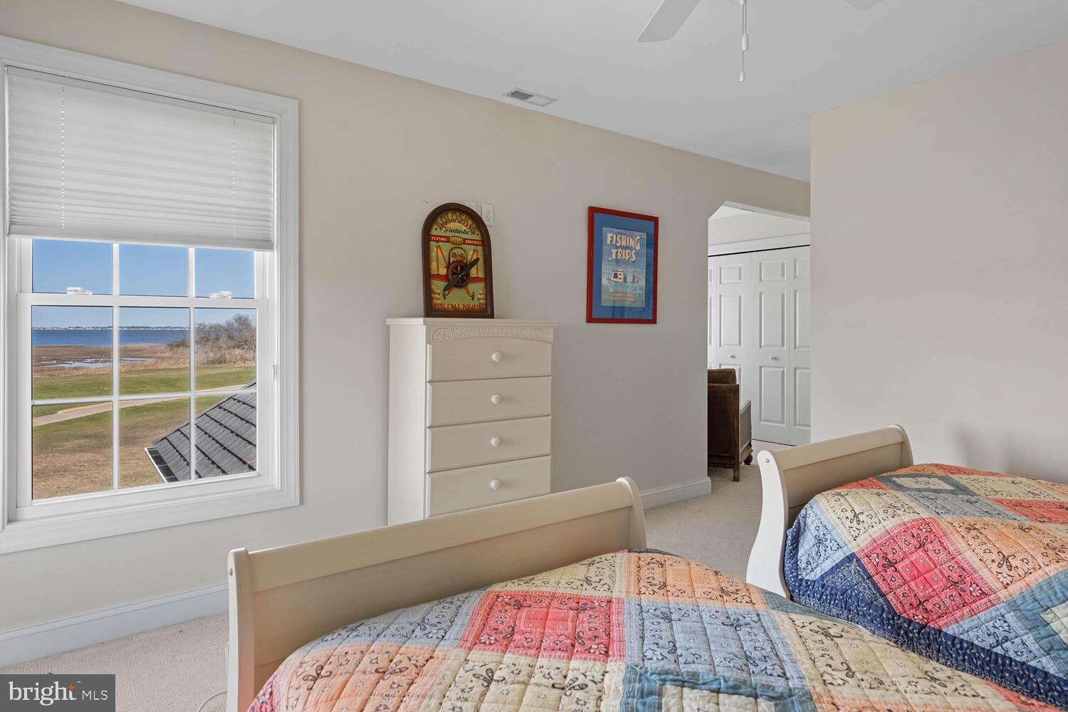 LIGHTHOUSE SOUND - Residential