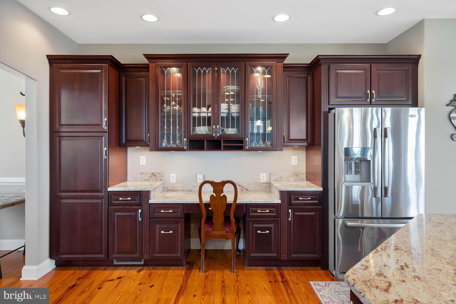 LIGHTHOUSE SOUND - Residential