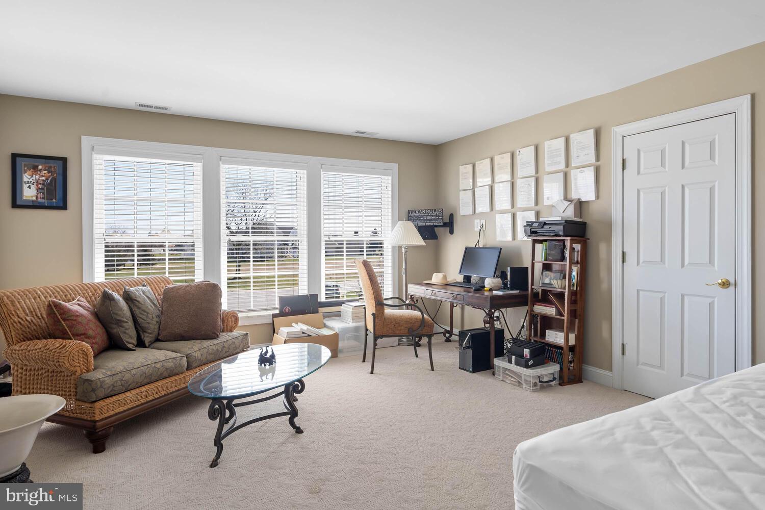 LIGHTHOUSE SOUND - Residential