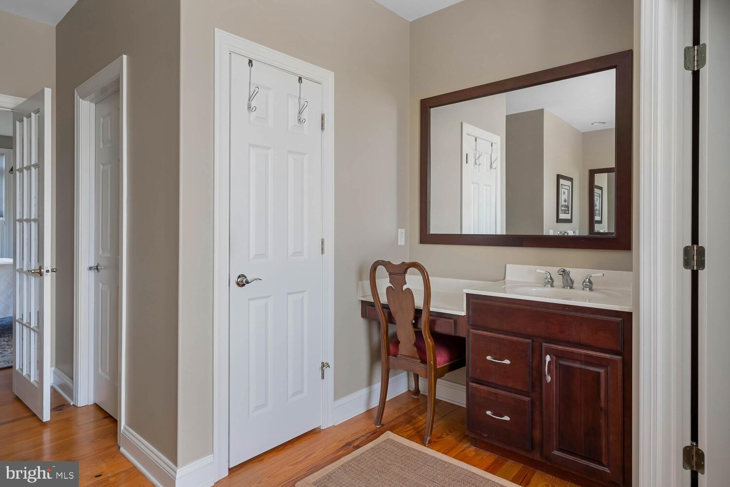 LIGHTHOUSE SOUND - Residential