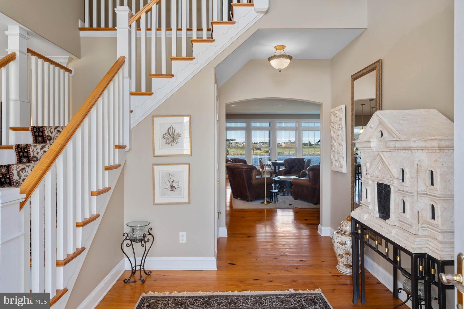 LIGHTHOUSE SOUND - Residential