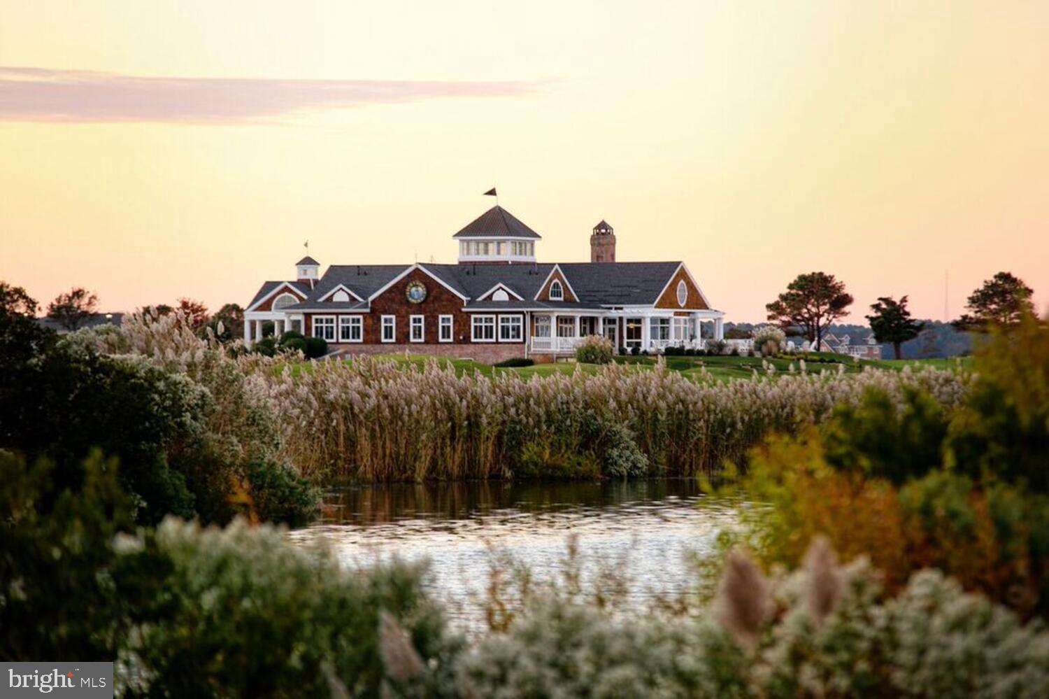 LIGHTHOUSE SOUND - Residential