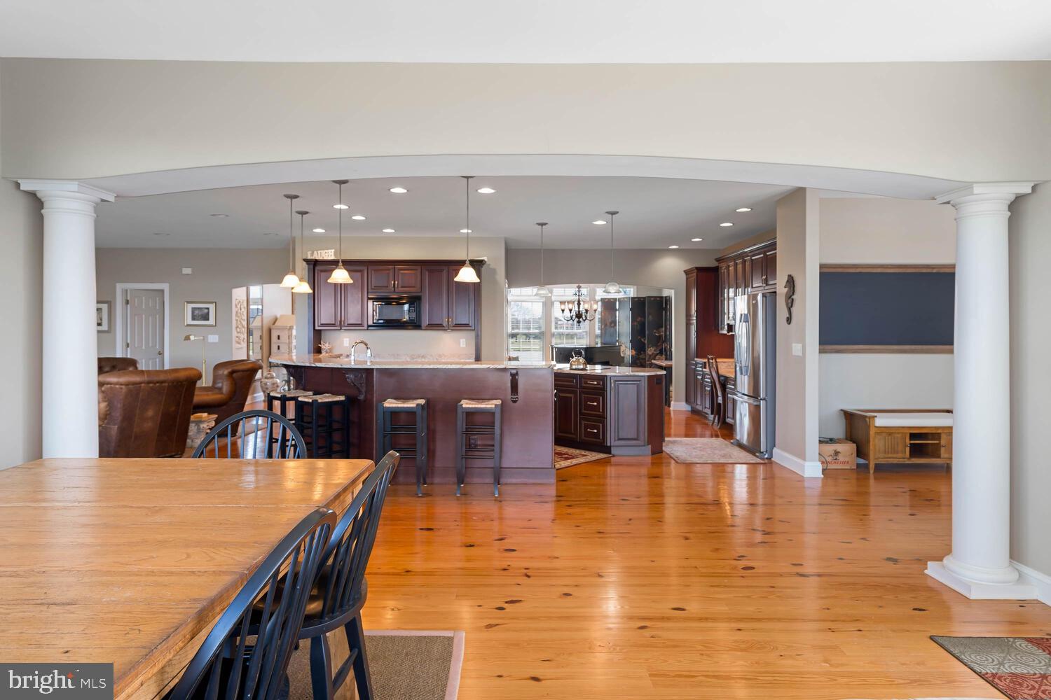 LIGHTHOUSE SOUND - Residential