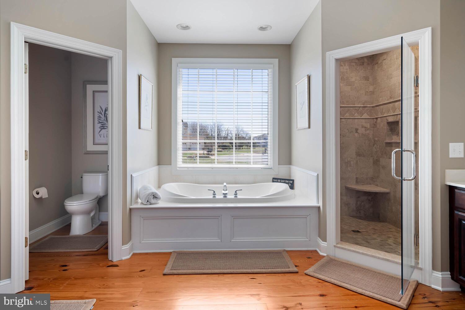 LIGHTHOUSE SOUND - Residential