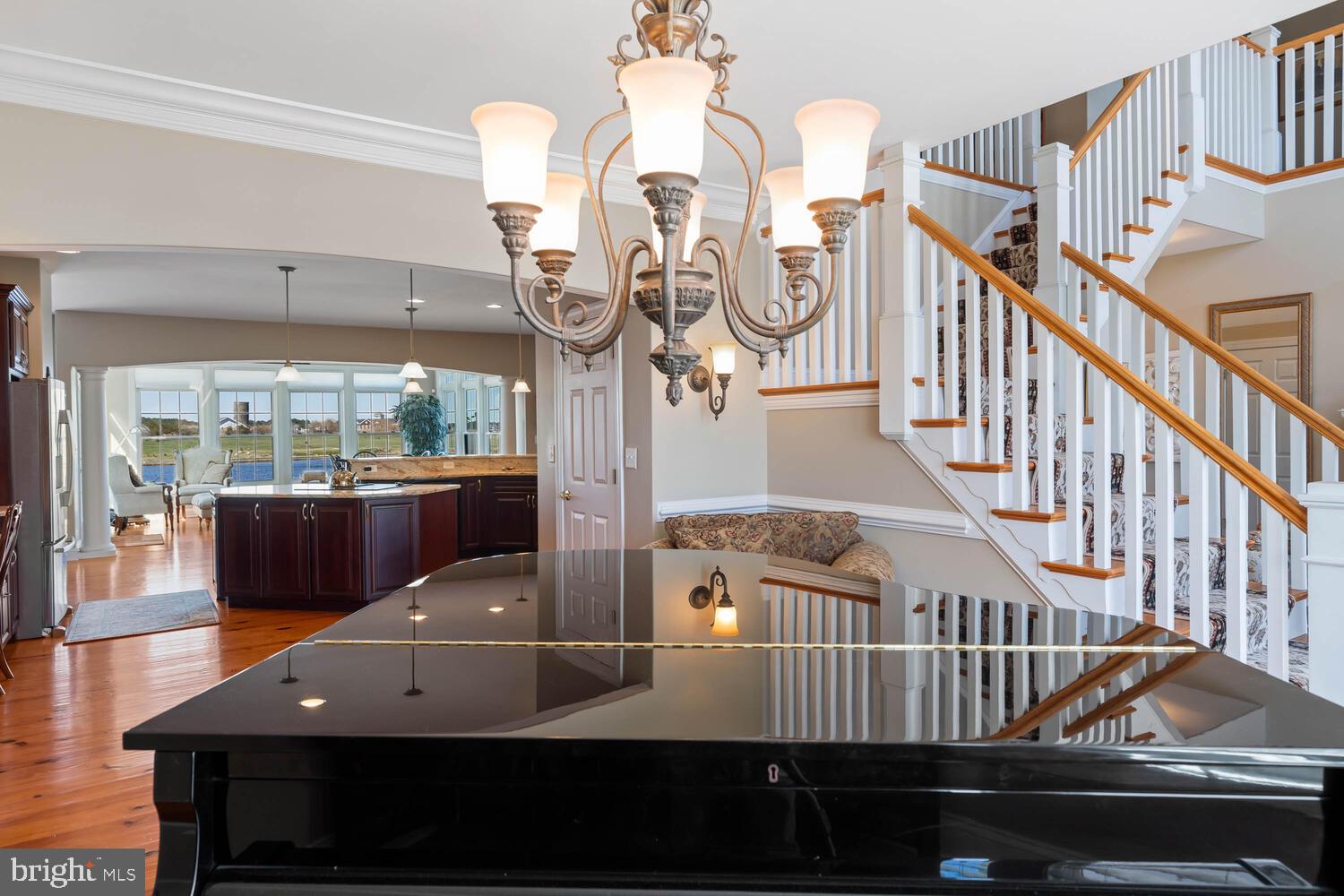 LIGHTHOUSE SOUND - Residential