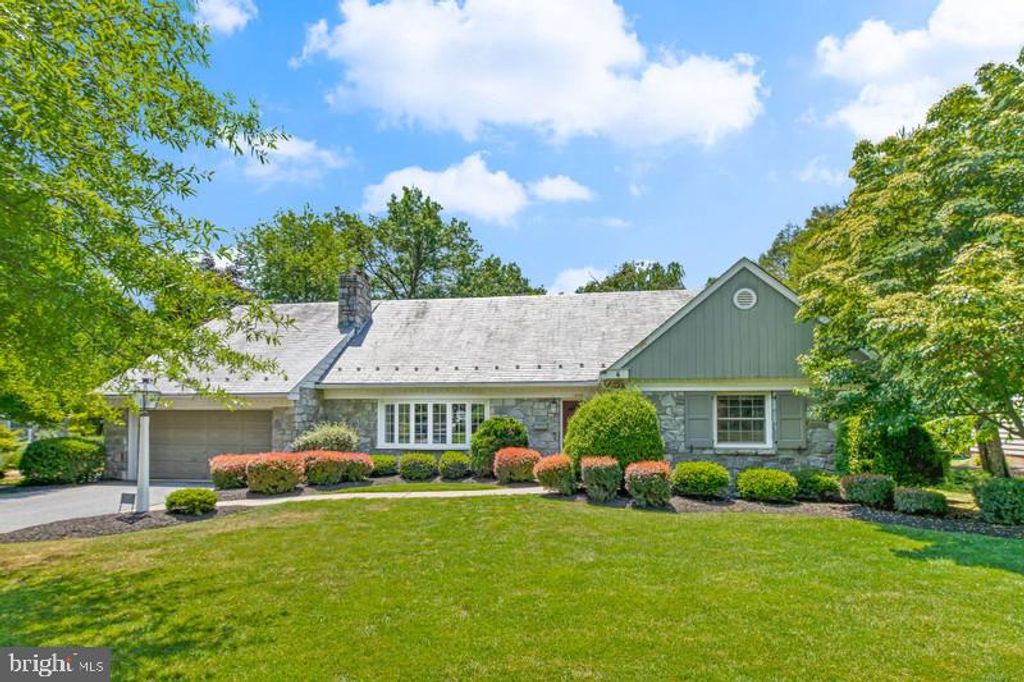 Photo of 1408 Clayton Road, Lancaster, PA 17603 (MLS # PALA2052634)