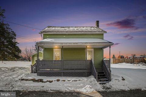 8 PENNY LANE JONESTOWN PA 17038