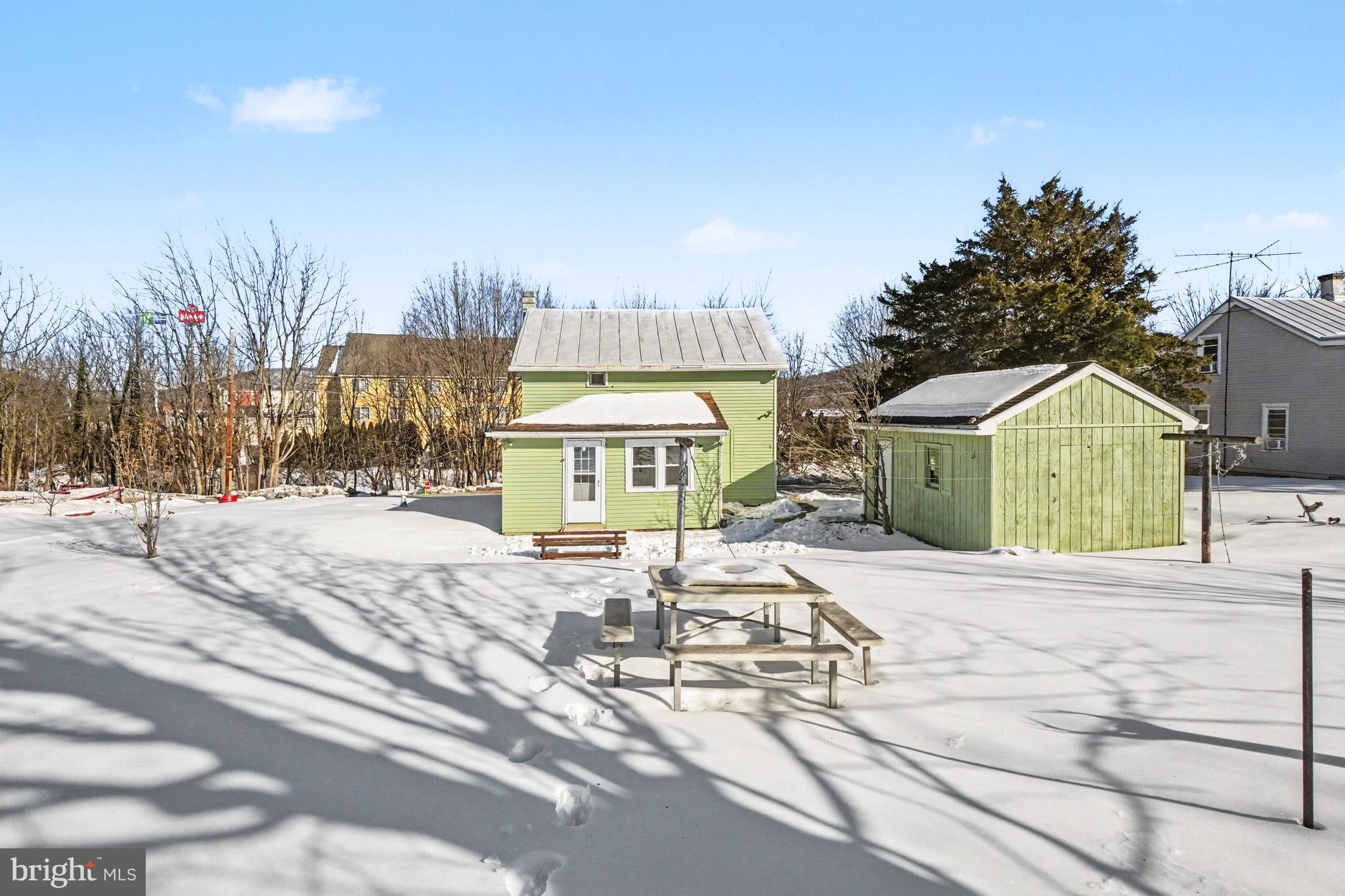 LICKDALE AREA - Residential