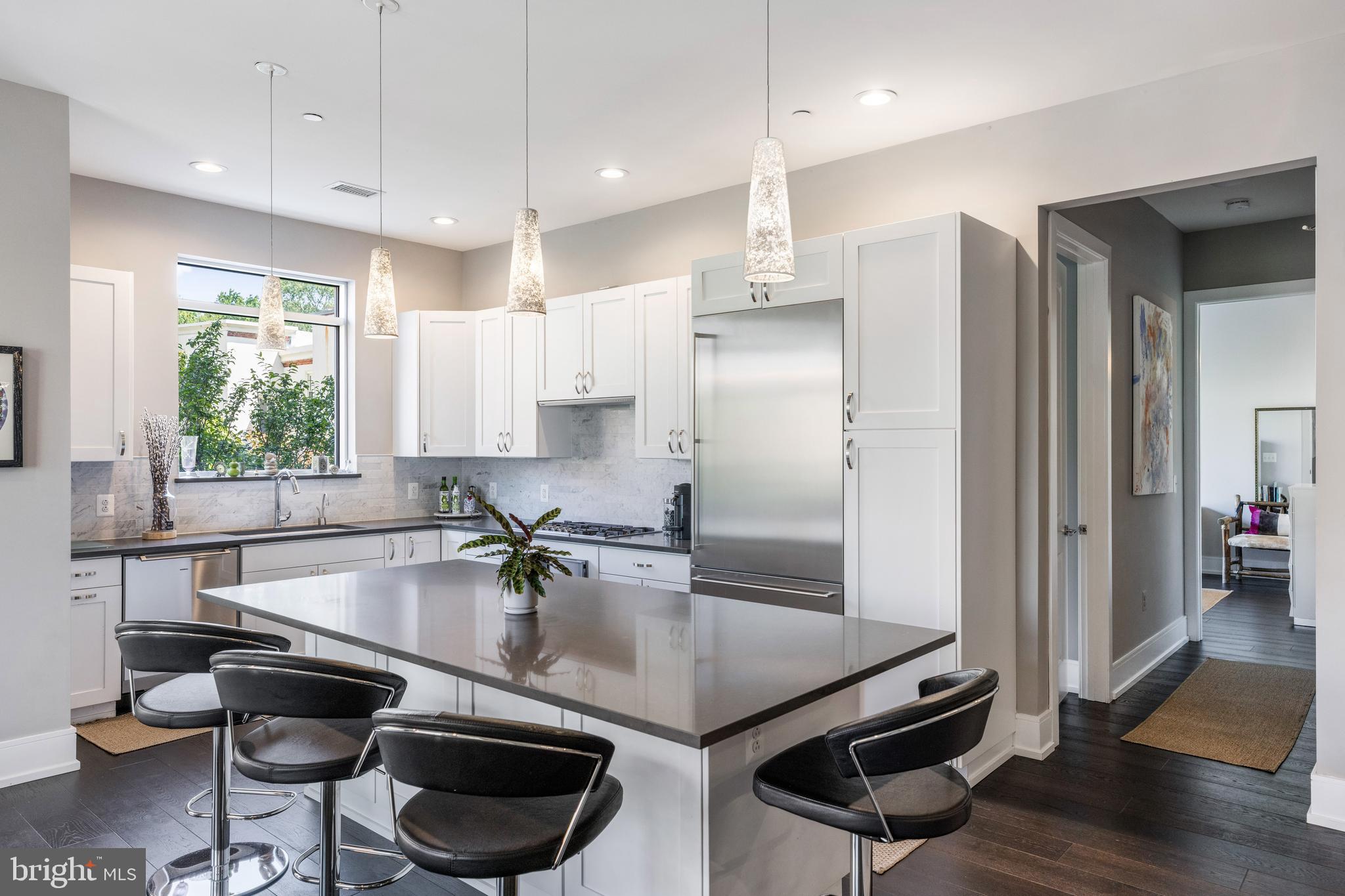 SOCIETY HILL - Residential