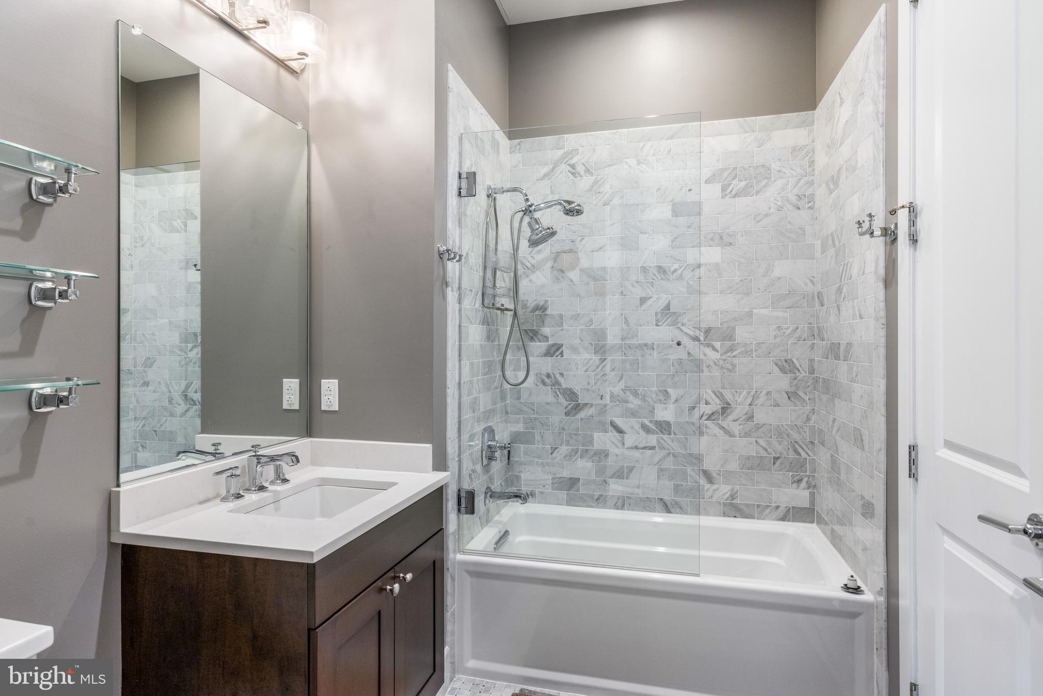 SOCIETY HILL - Residential