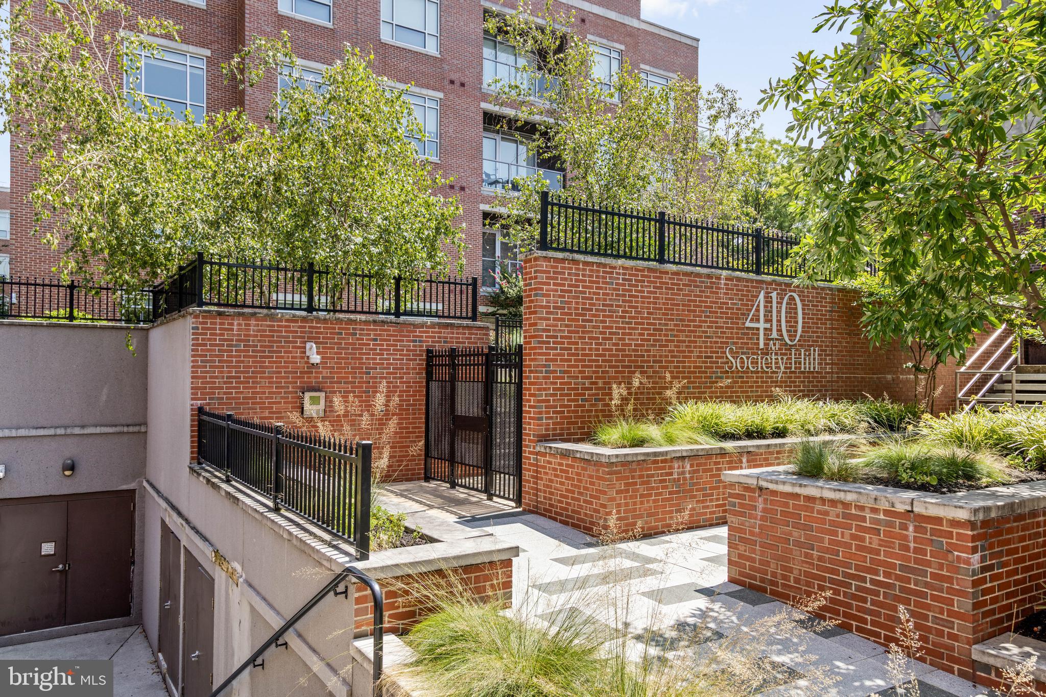 SOCIETY HILL - Residential