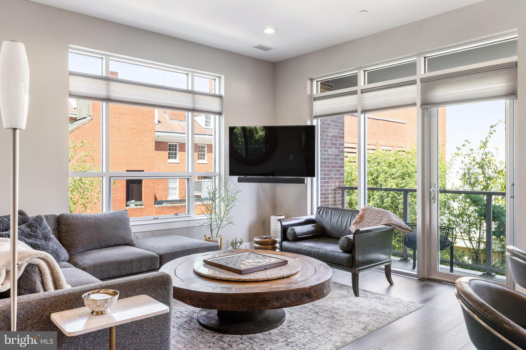 SOCIETY HILL - Residential