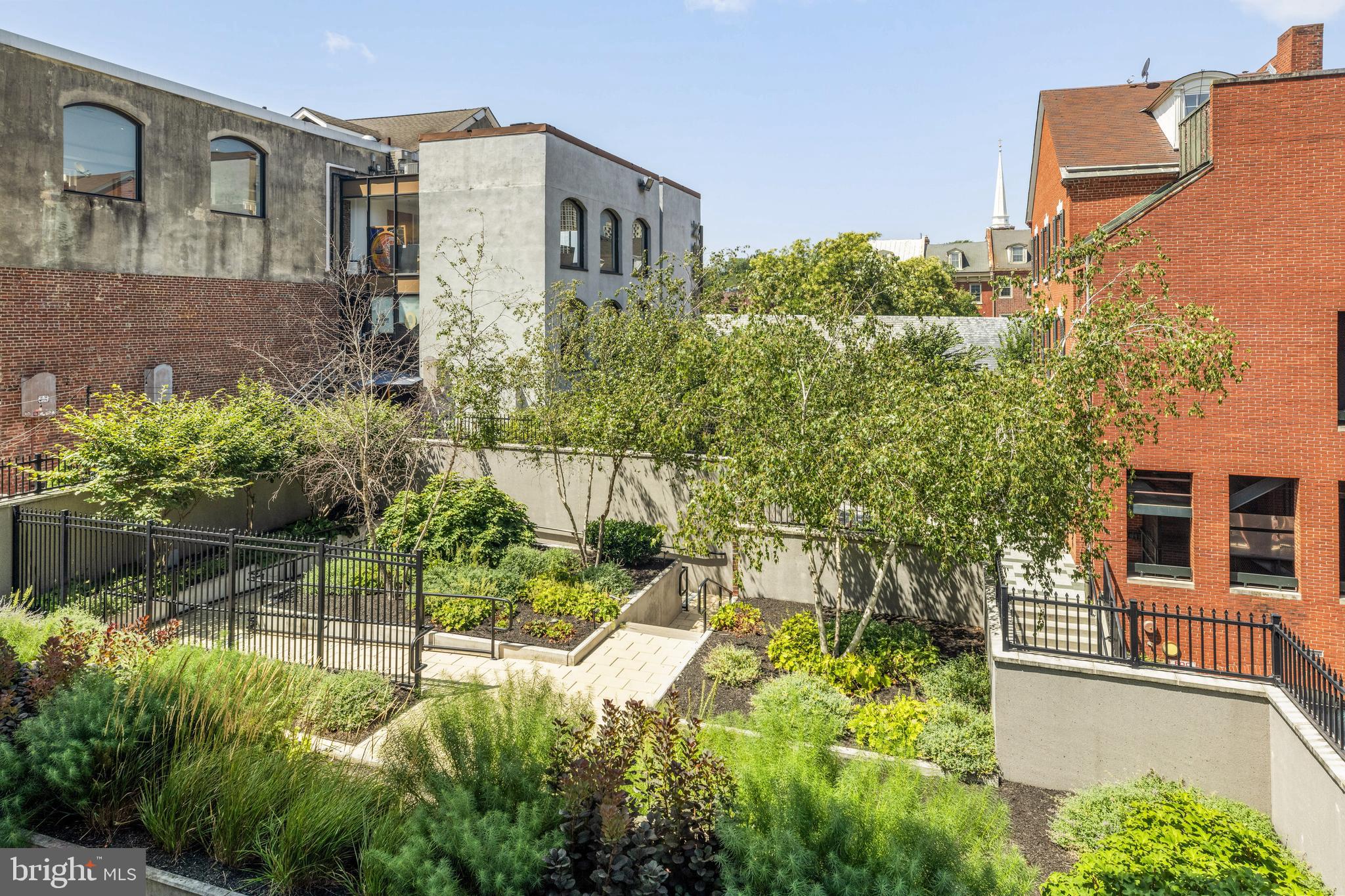 SOCIETY HILL - Residential