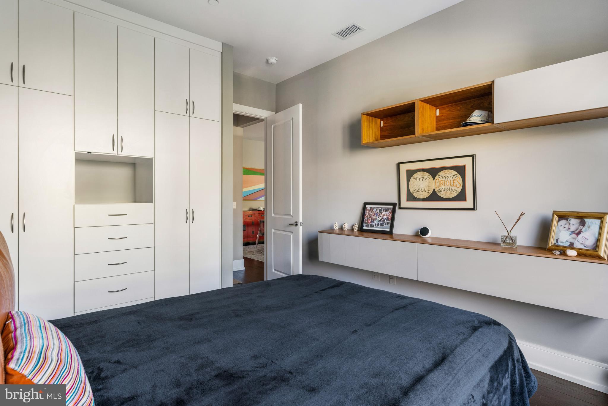 SOCIETY HILL - Residential