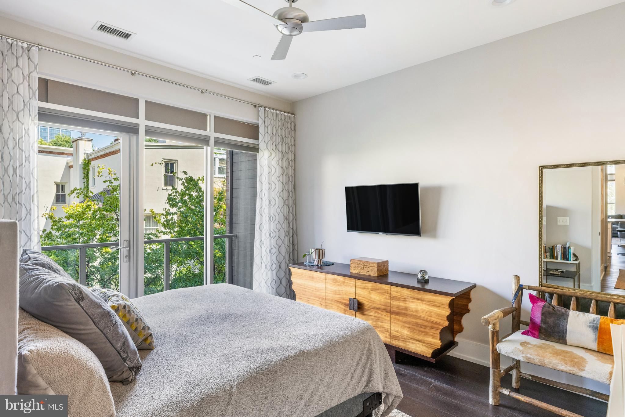 SOCIETY HILL - Residential