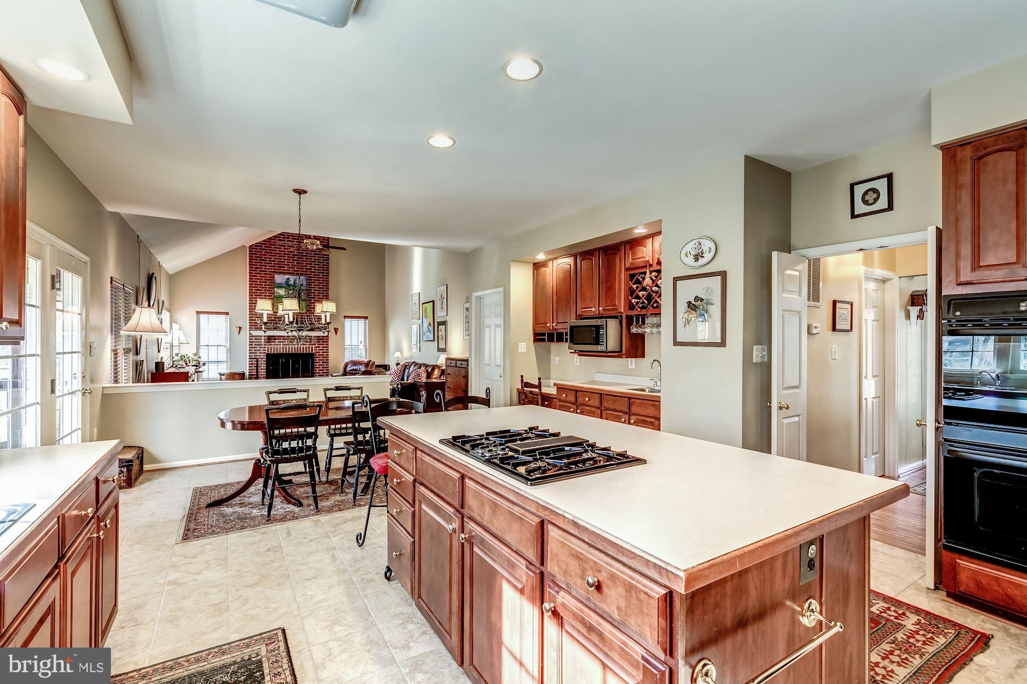 WOODLEA MANOR - Residential