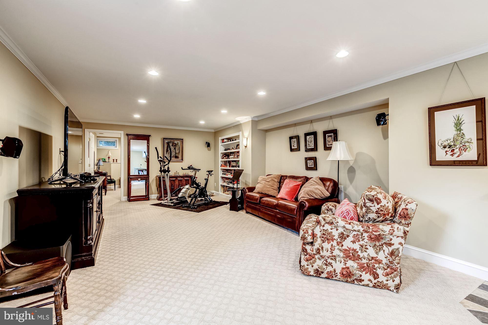 WOODLEA MANOR - Residential