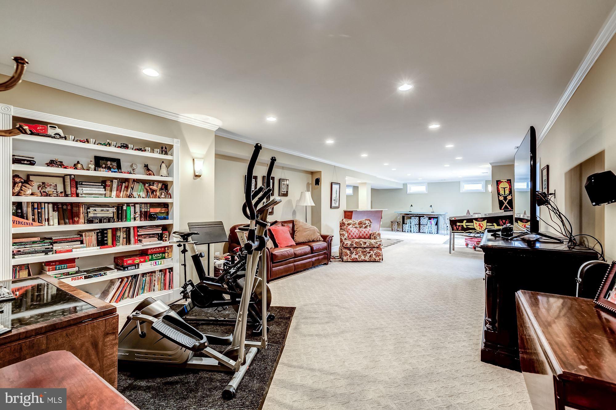 WOODLEA MANOR - Residential