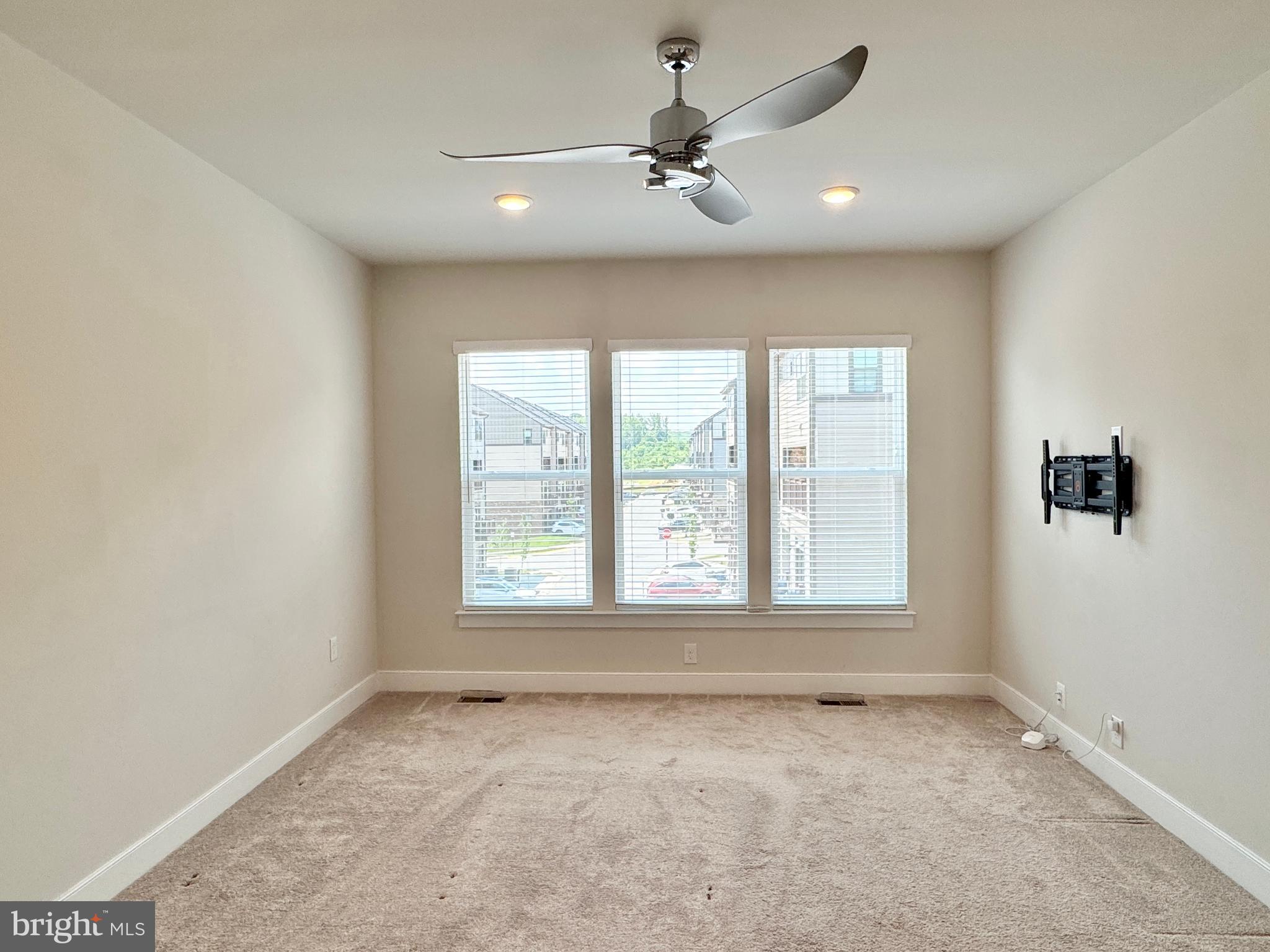 POTOMAC SHORES - Residential Lease