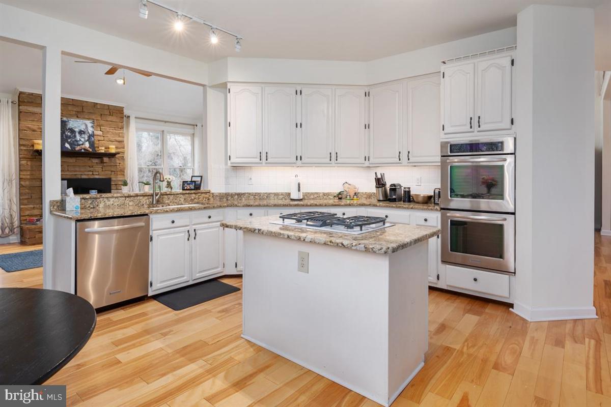 GREENS OF CROFTON - Residential