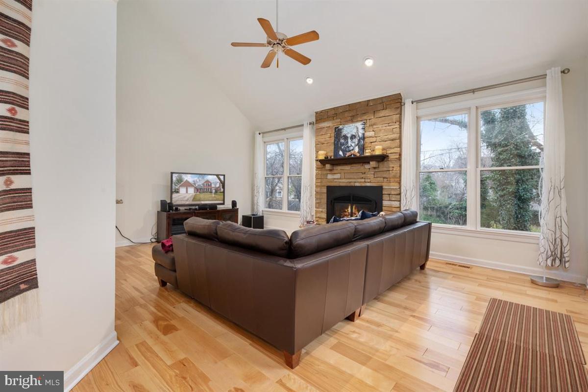 GREENS OF CROFTON - Residential