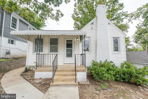 1227 44TH PLACE SE WASHINGTON DC 20019