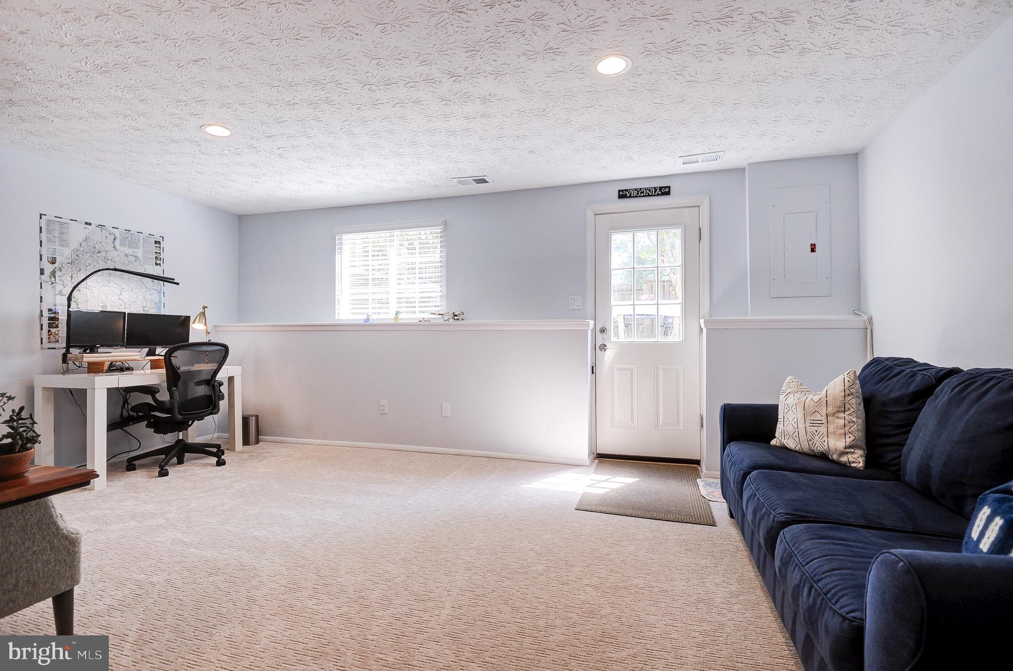 FLINT HILL MANOR - Residential