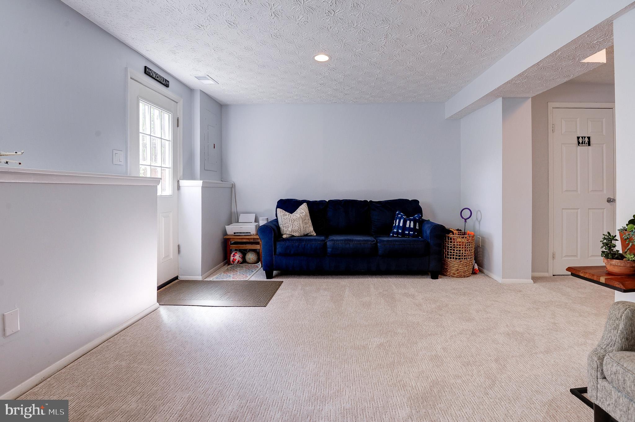 FLINT HILL MANOR - Residential