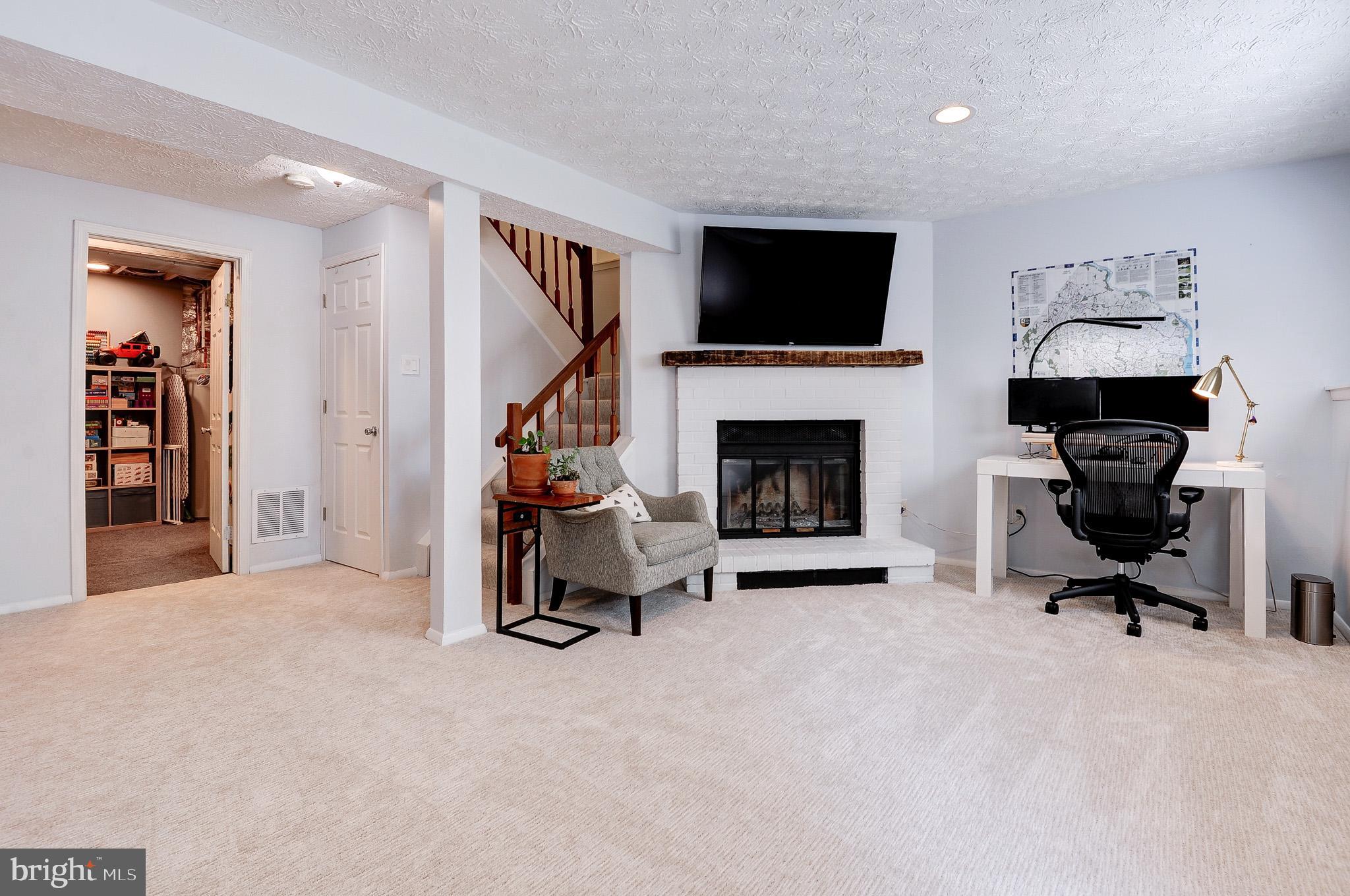 FLINT HILL MANOR - Residential