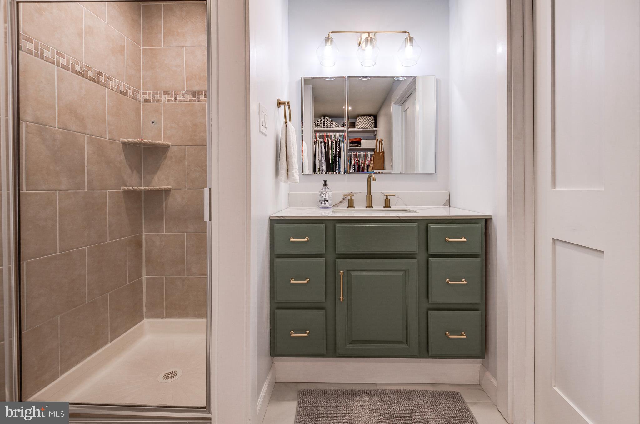 FLINT HILL MANOR - Residential