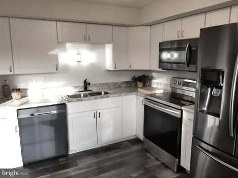 4626 Brentleigh Court, Annandale, VA MLS: VAFX2215514