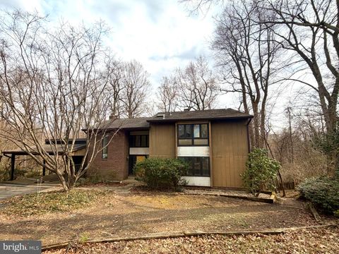 3311 MANTUA DRIVE FAIRFAX VA 22031