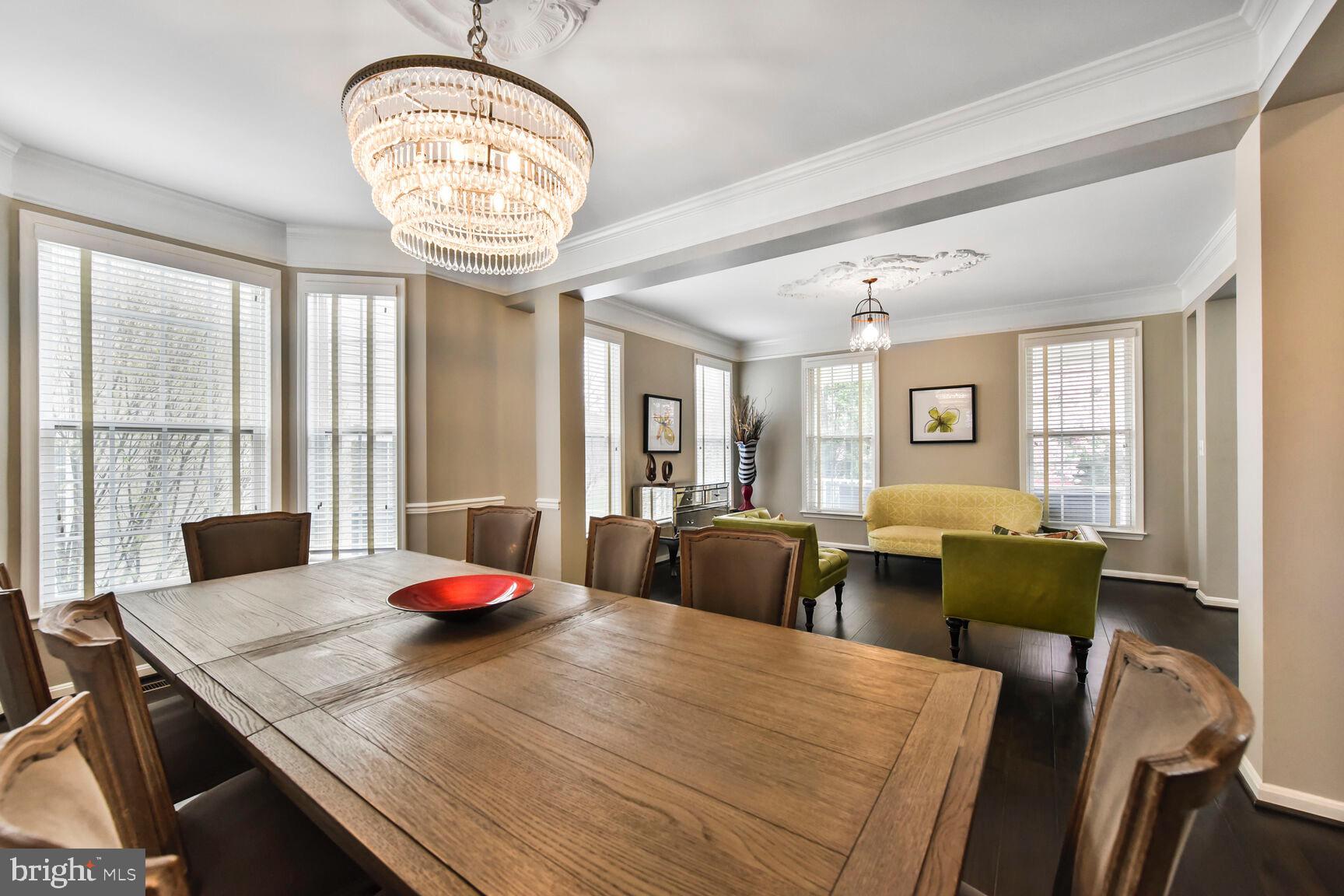 SIGNATURE AT BROADLANDS - Residential