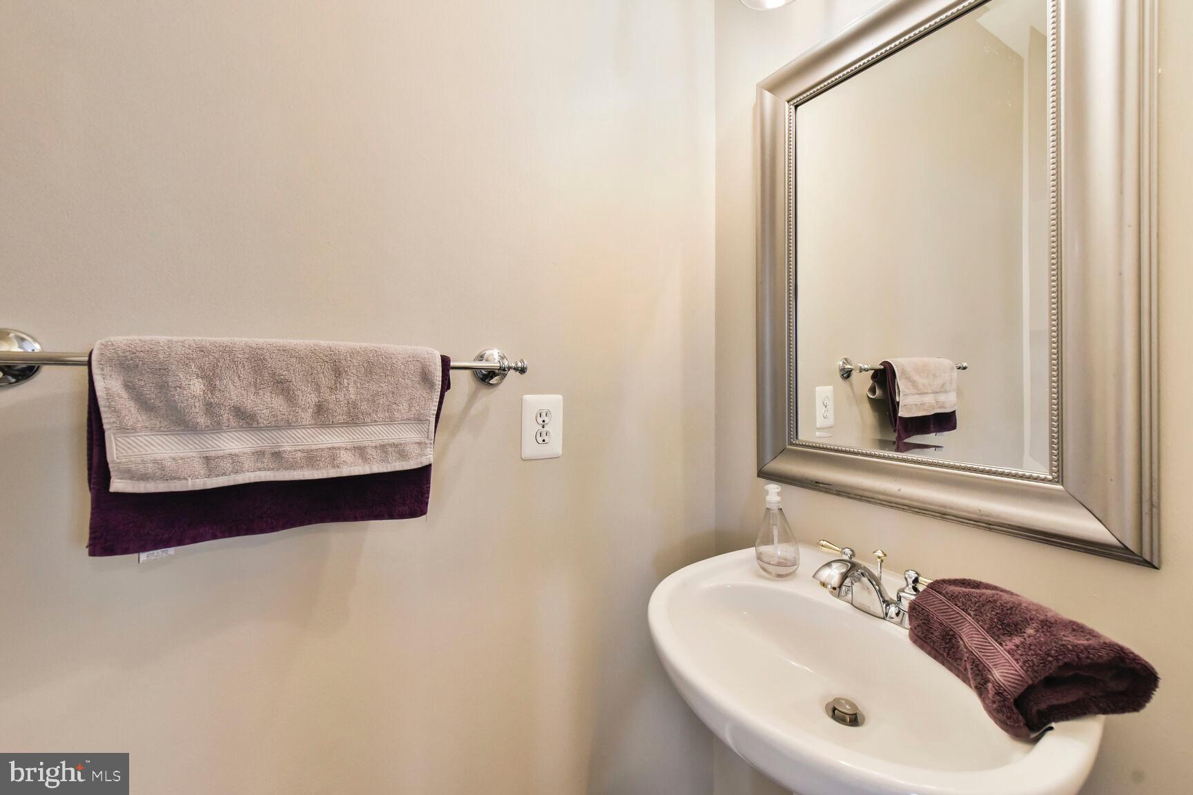 SIGNATURE AT BROADLANDS - Residential