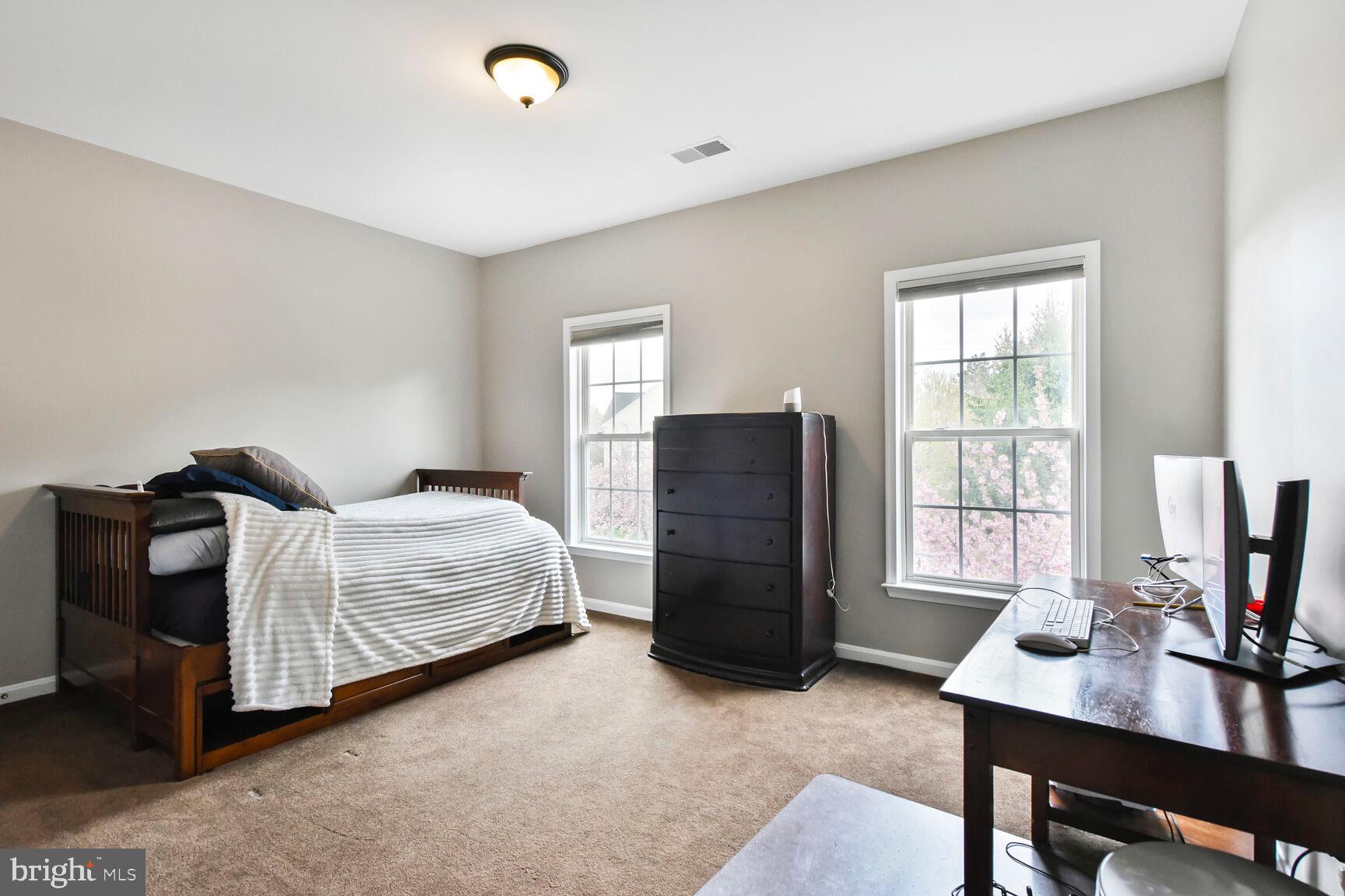 SIGNATURE AT BROADLANDS - Residential