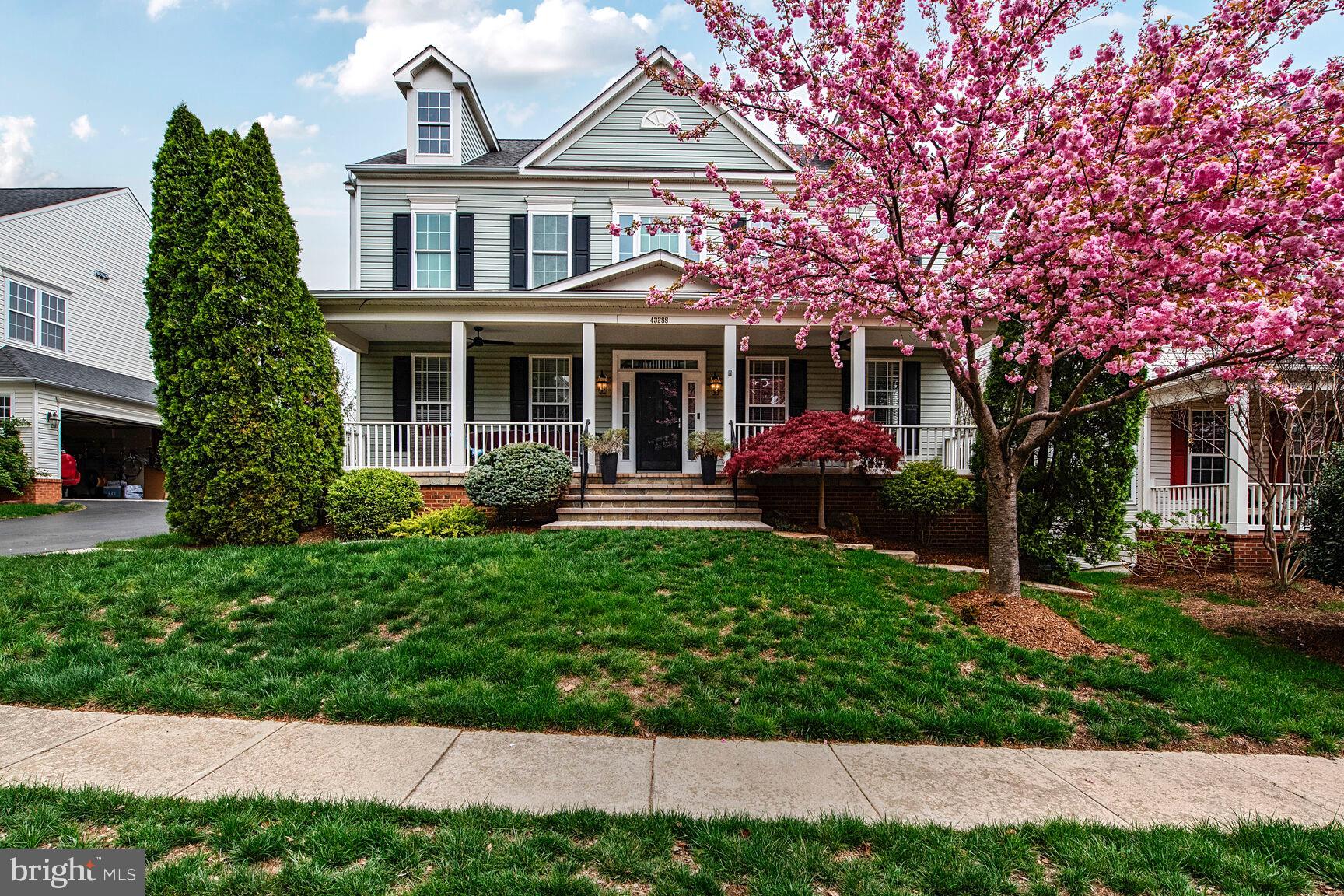 SIGNATURE AT BROADLANDS - Residential