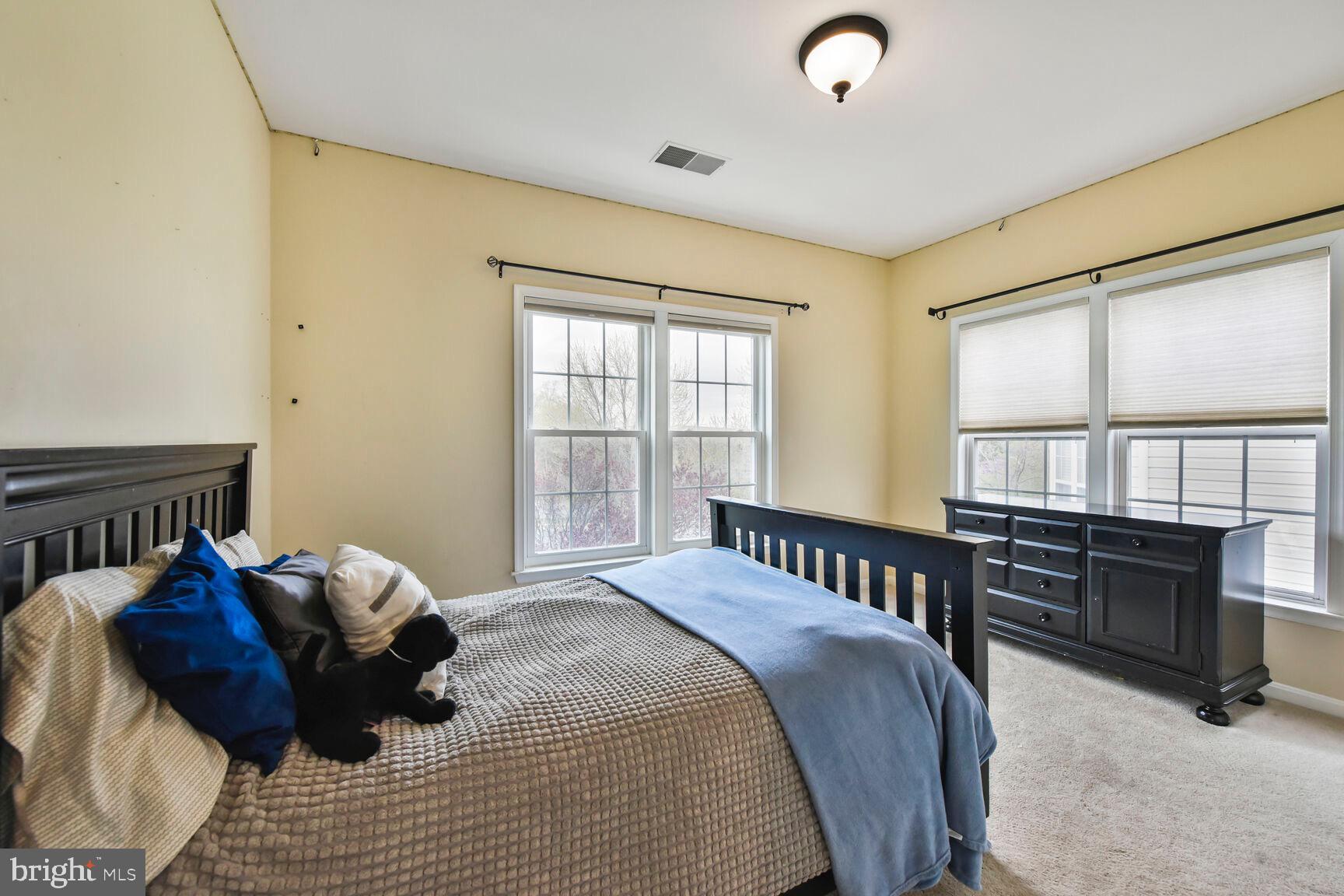 SIGNATURE AT BROADLANDS - Residential