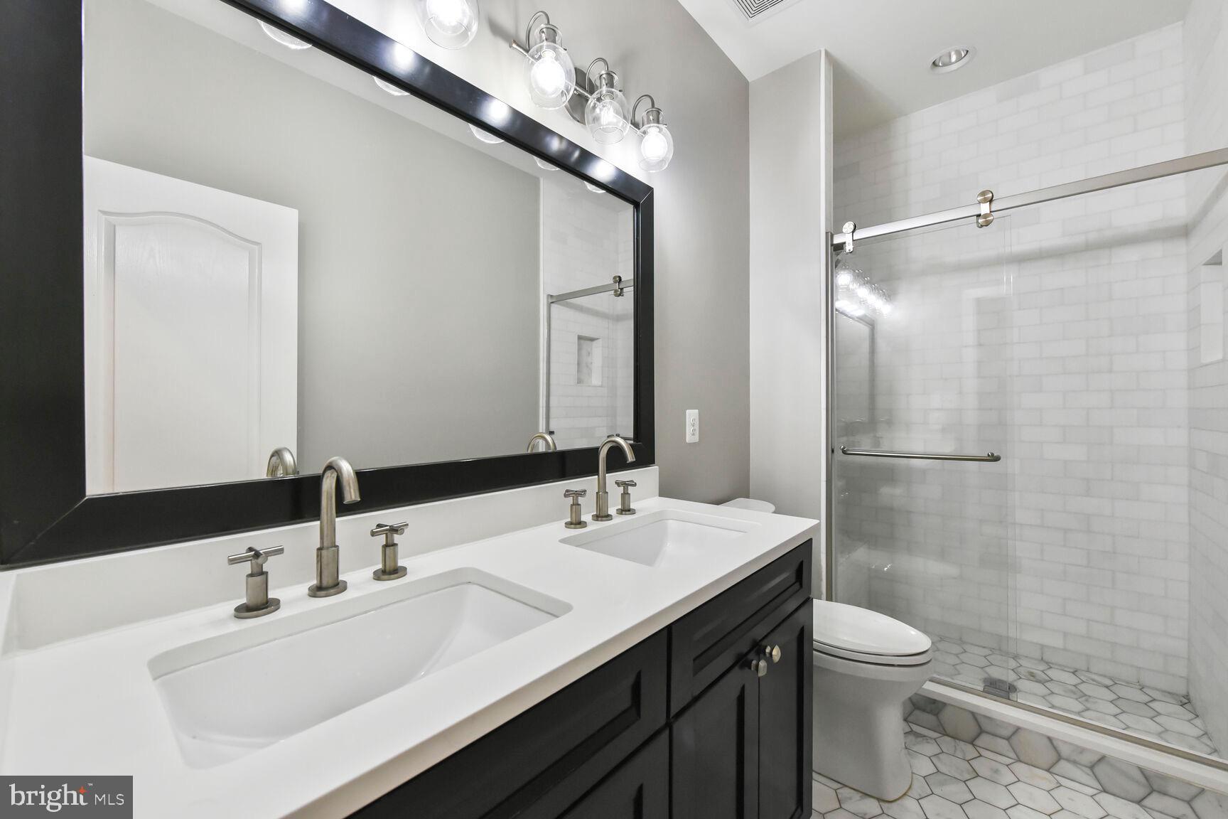 SIGNATURE AT BROADLANDS - Residential