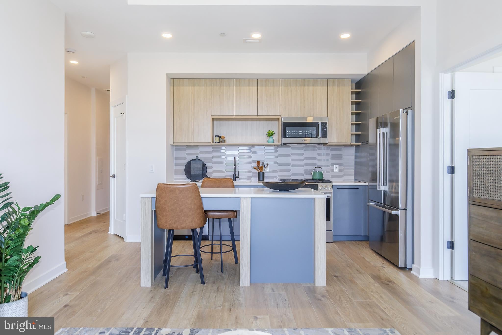 255 W. FALLS STATION BOULEVARD 1004