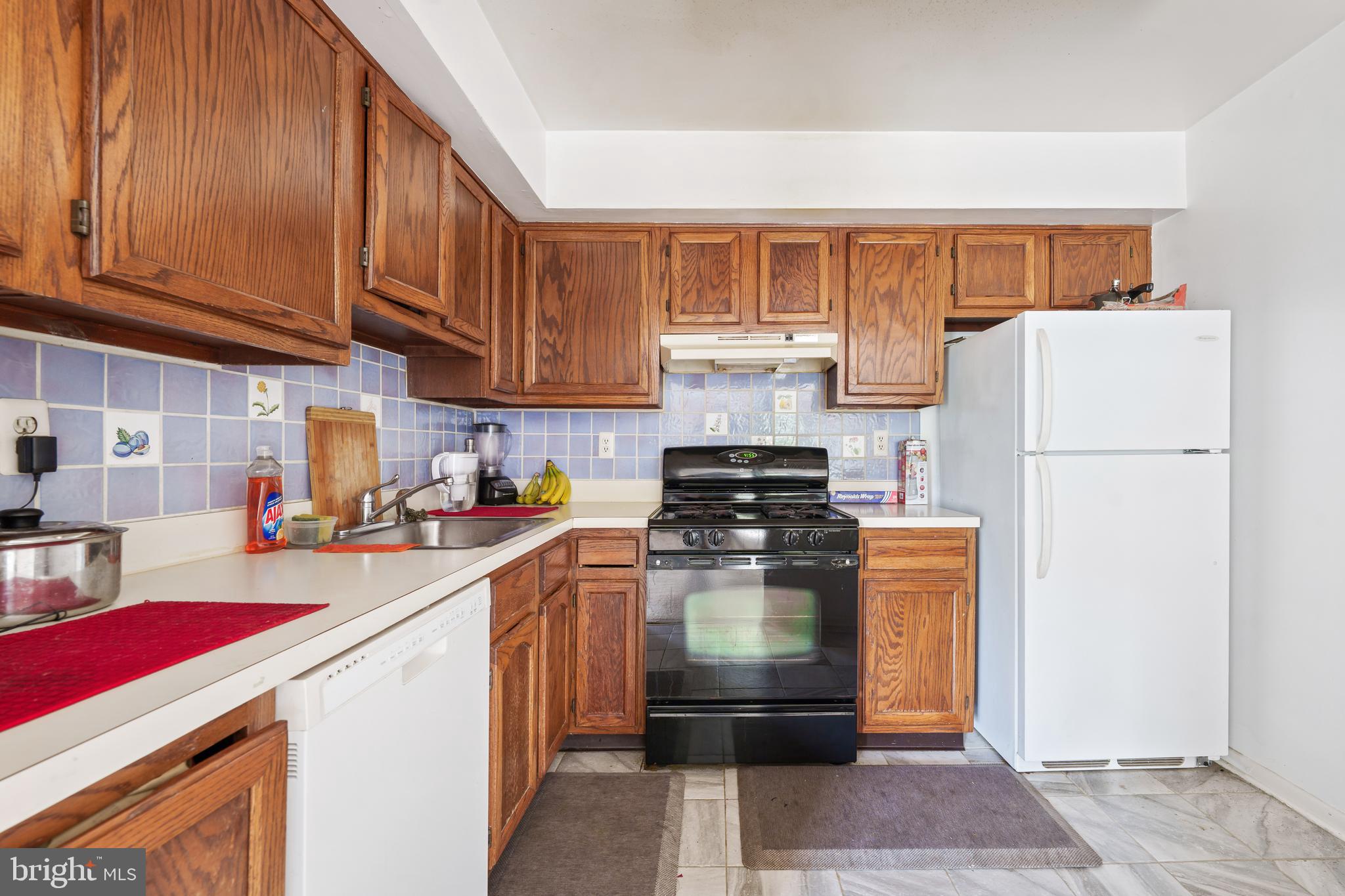 306 TRINITY COURT 12