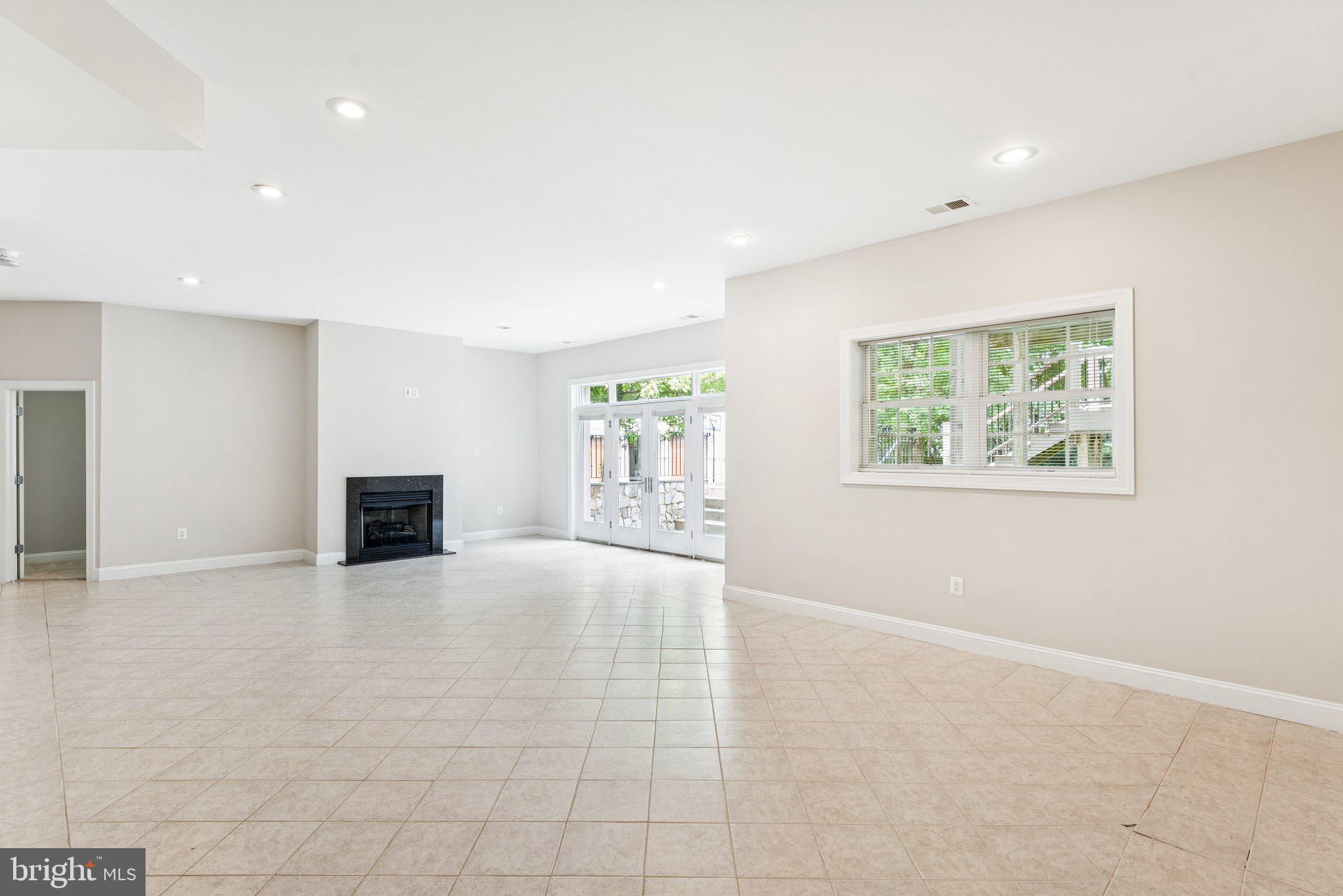 EL NIDO ESTATES - Residential Lease