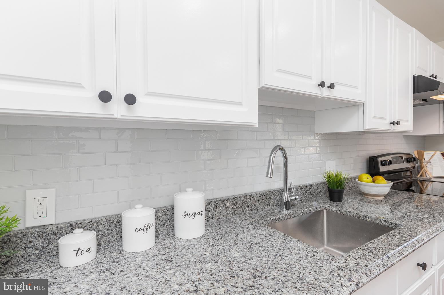 CONSTANT FRIENDSHIP - Residential