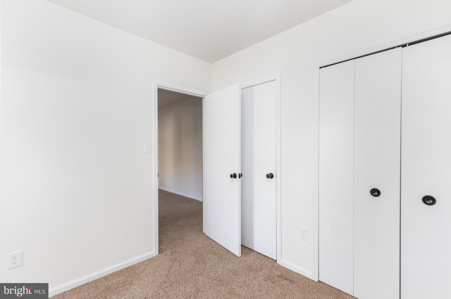 CONSTANT FRIENDSHIP - Residential