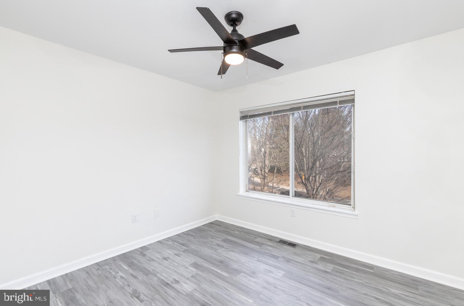 CONSTANT FRIENDSHIP - Residential