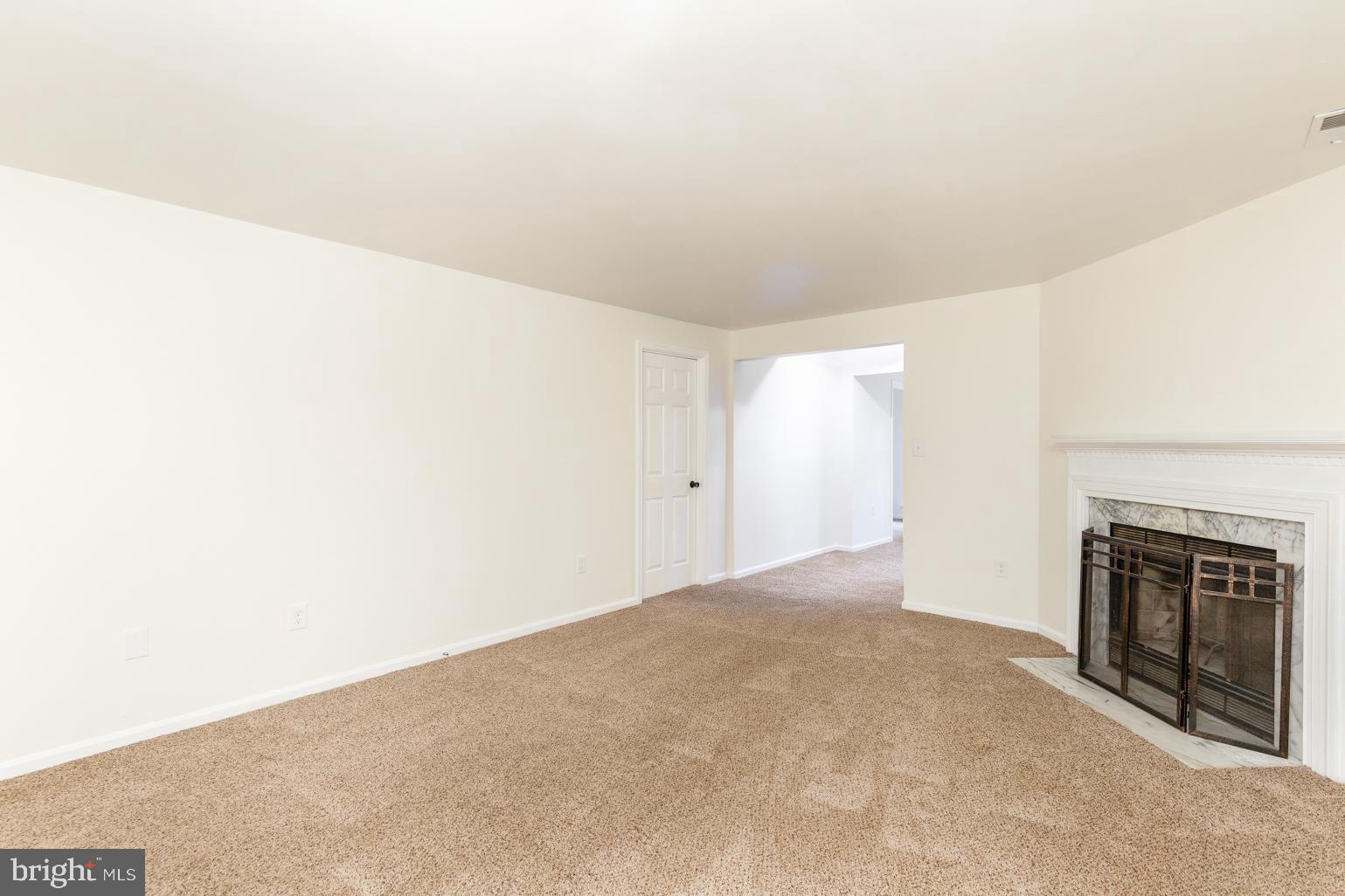 CONSTANT FRIENDSHIP - Residential