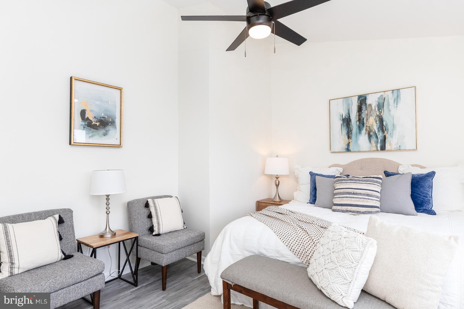 CONSTANT FRIENDSHIP - Residential